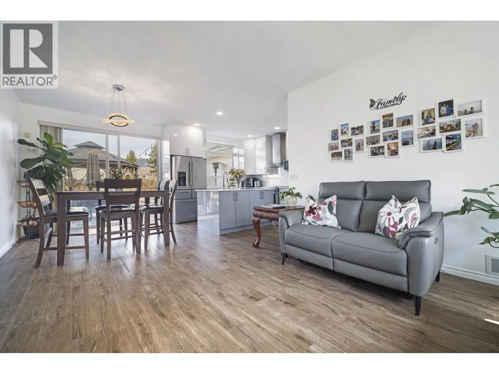 1355 RIVERWOOD GATE