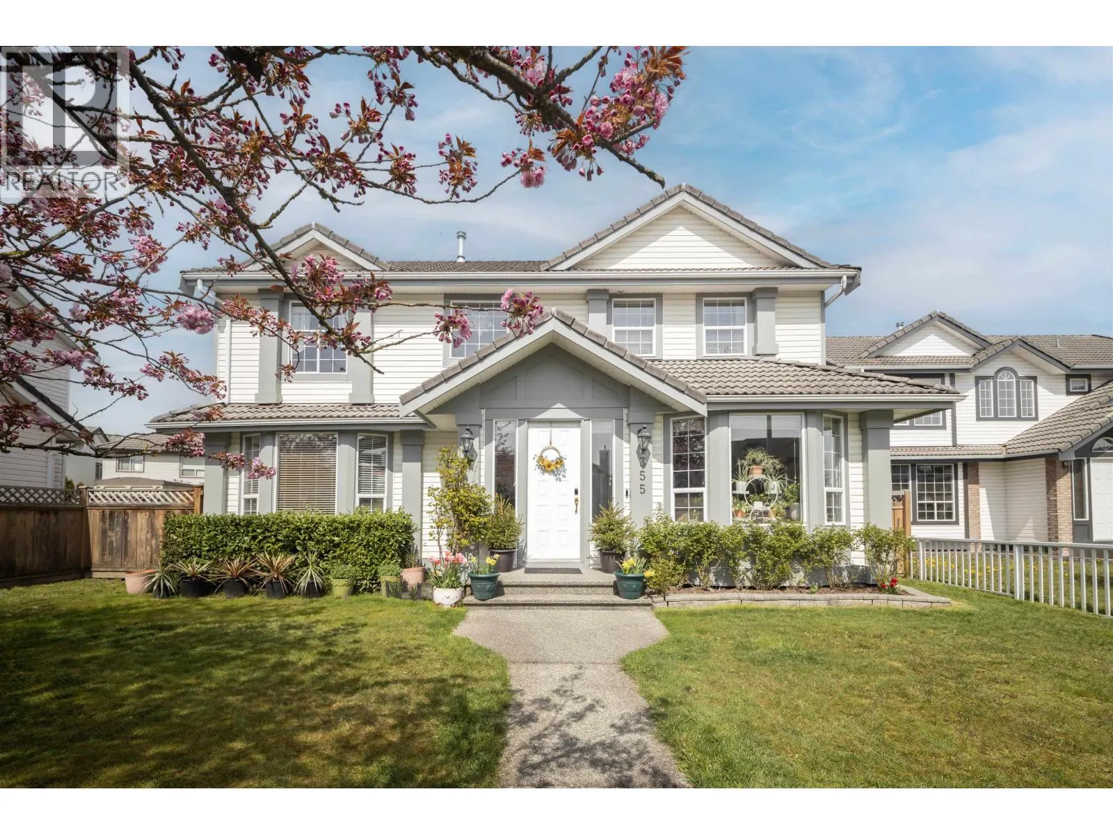 1355 RIVERWOOD GATE