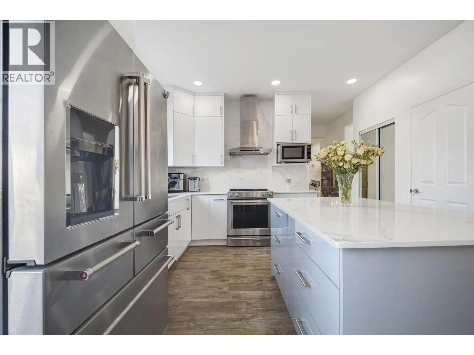 1355 RIVERWOOD GATE
