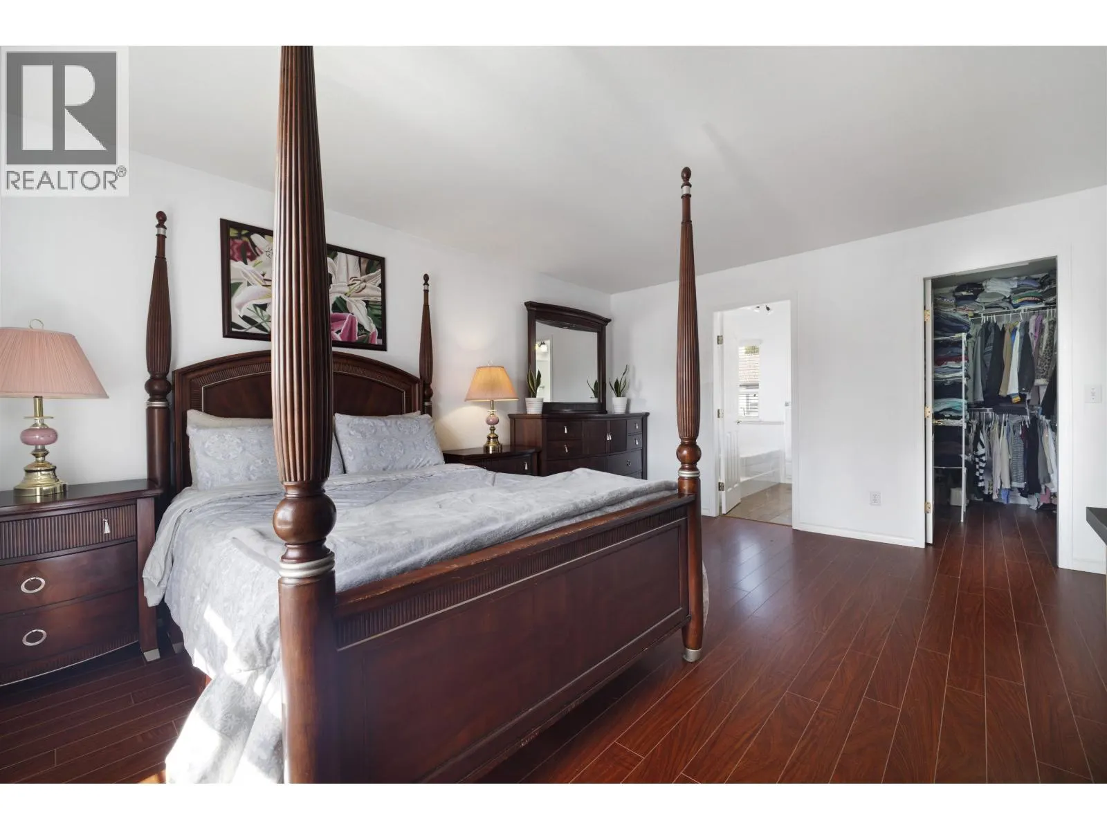 1355 RIVERWOOD GATE