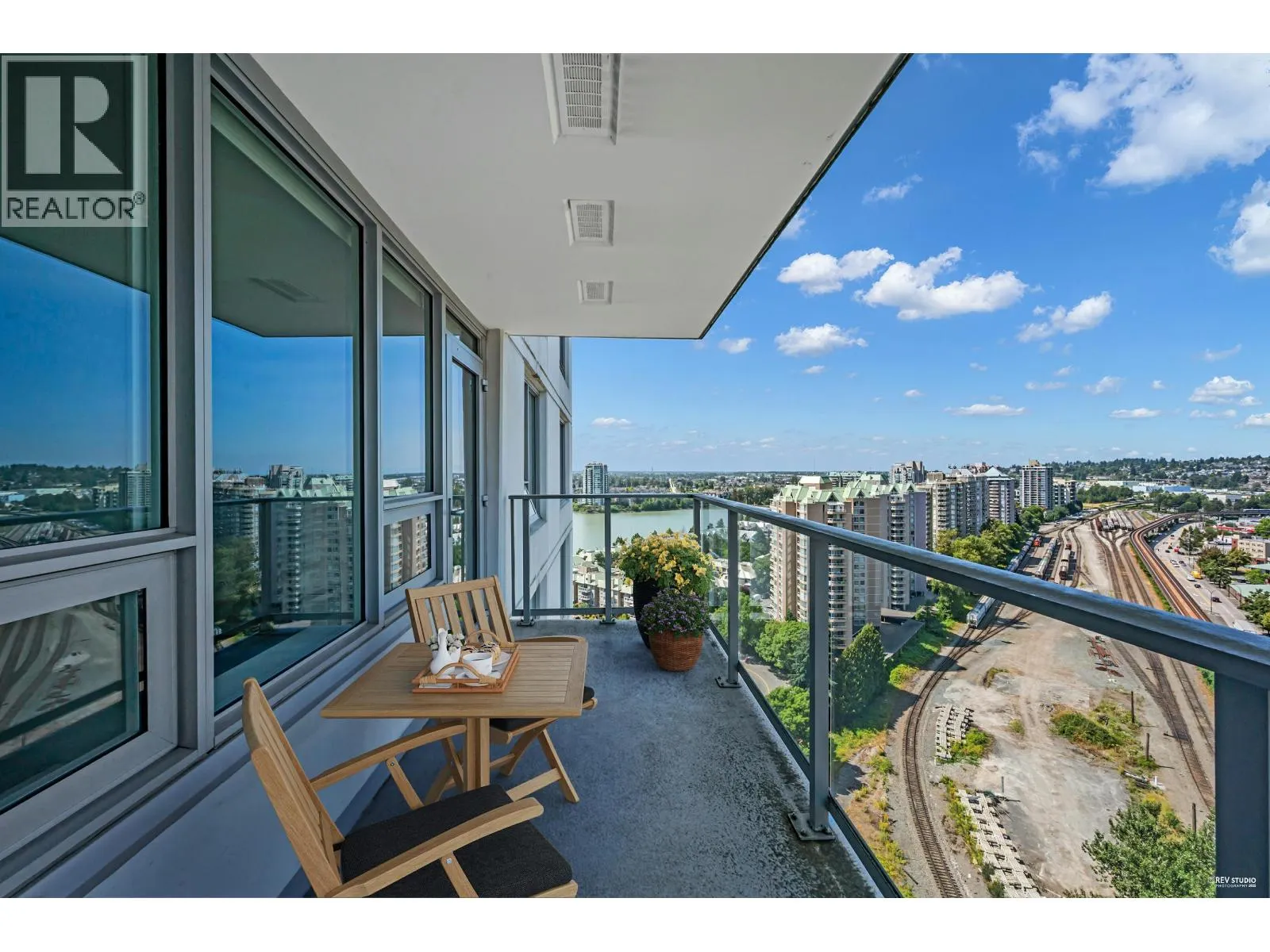 2003 988 QUAYSIDE DRIVE