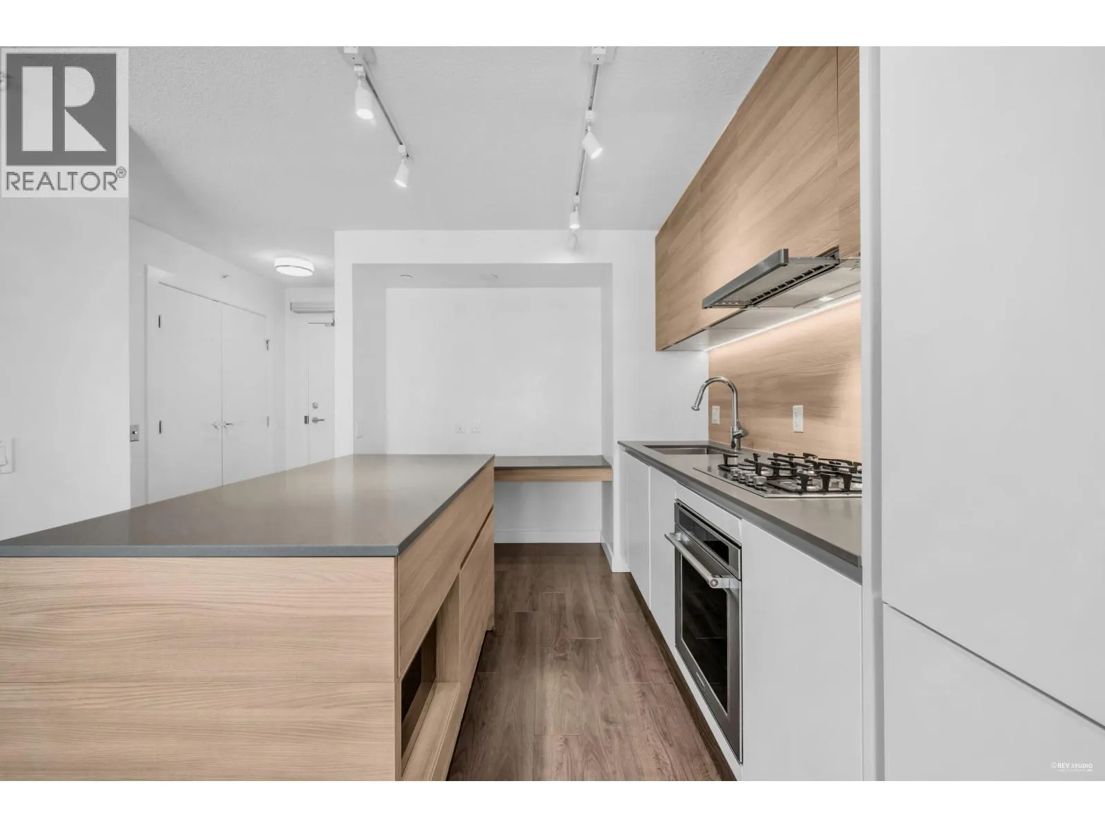 2003 988 QUAYSIDE DRIVE