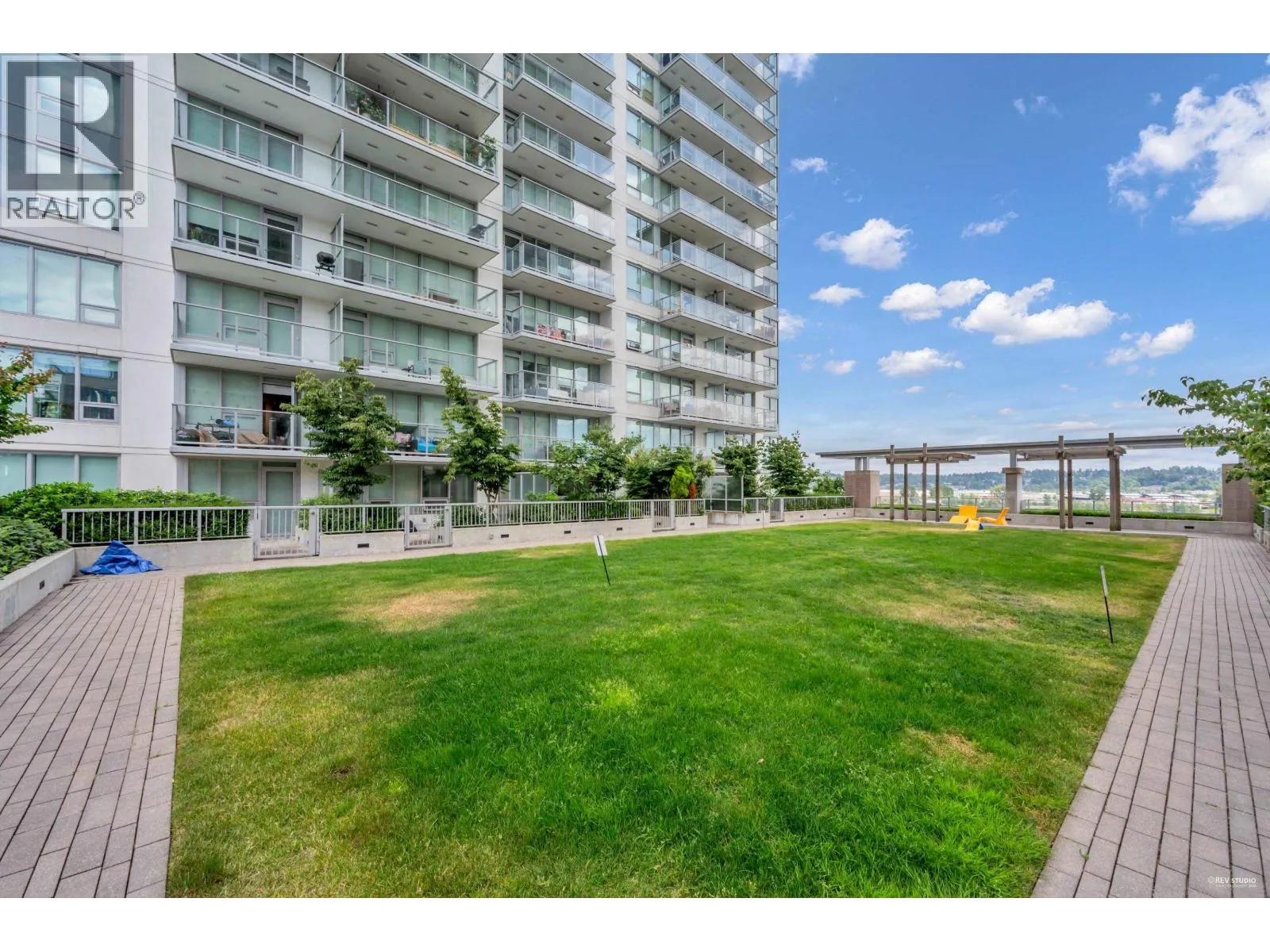 2003 988 QUAYSIDE DRIVE