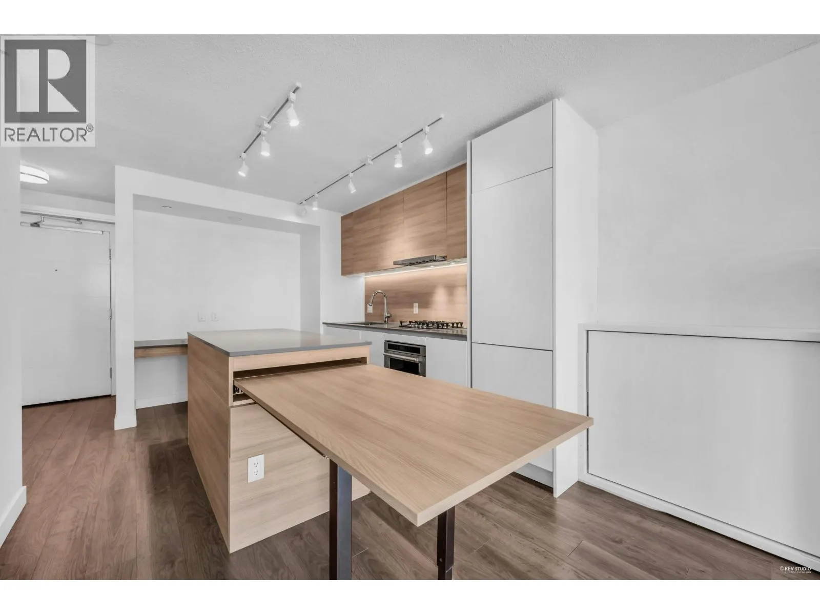 2003 988 QUAYSIDE DRIVE