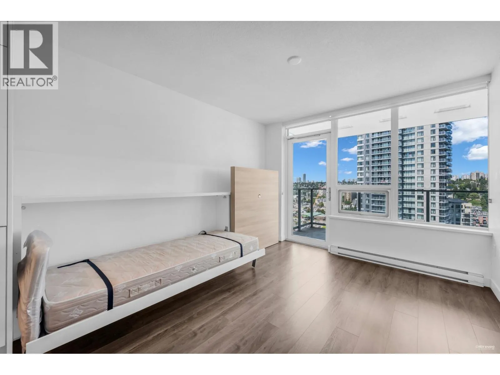 2003 988 QUAYSIDE DRIVE