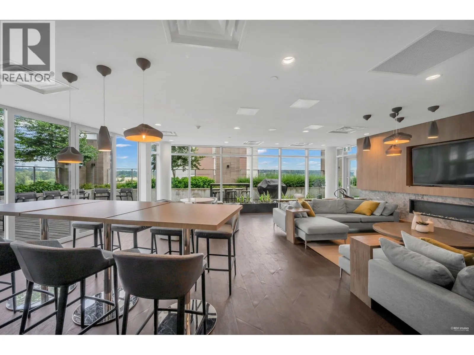 2003 988 QUAYSIDE DRIVE