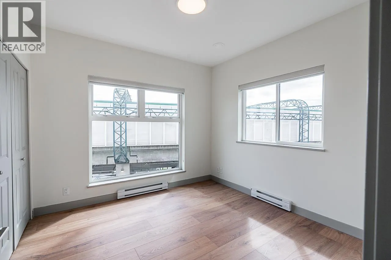 307 6968 ROYAL OAK AVENUE