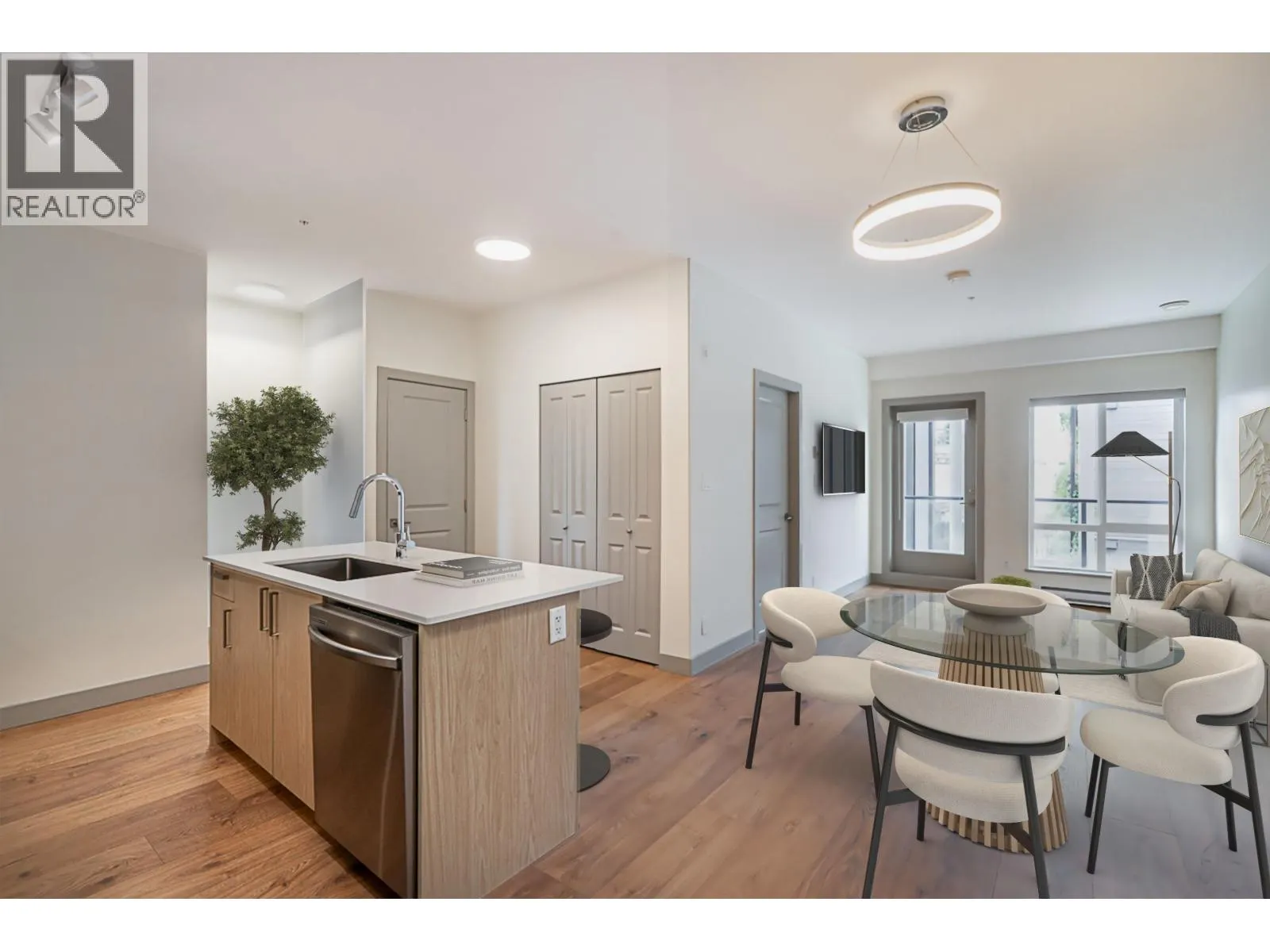 307 6968 ROYAL OAK AVENUE