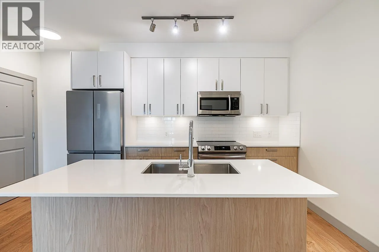 307 6968 ROYAL OAK AVENUE