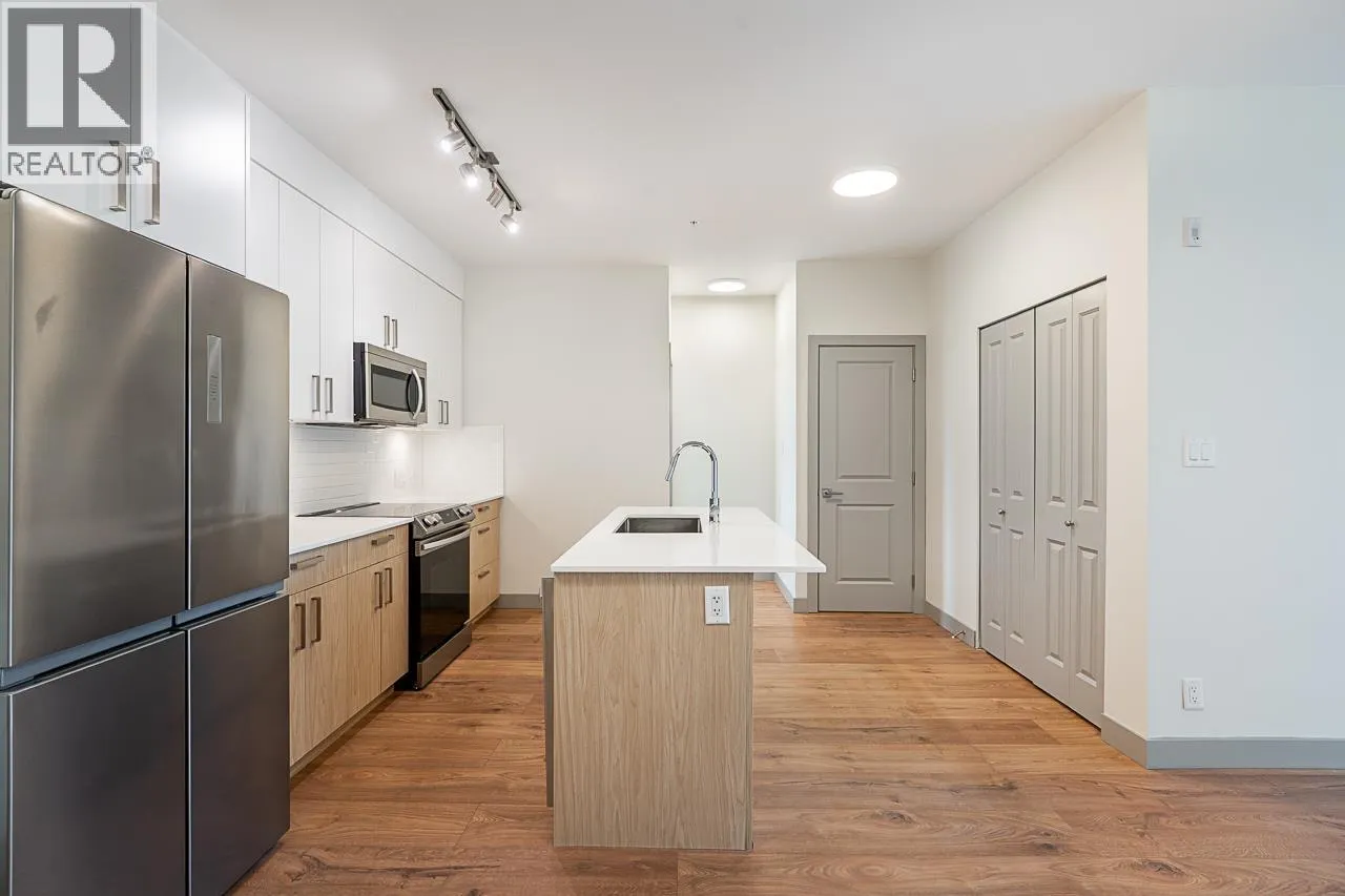 307 6968 ROYAL OAK AVENUE