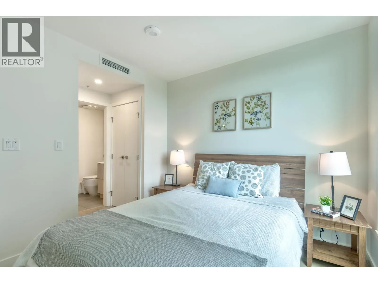 1307 318 ALDERSON AVENUE