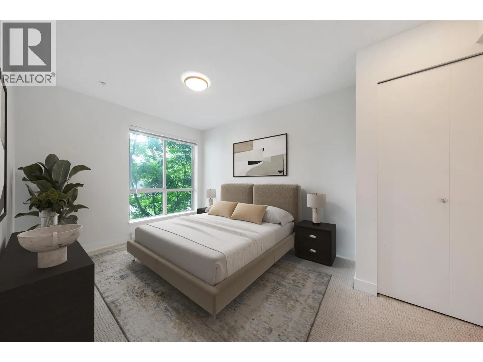 201 500 ROYAL AVENUE