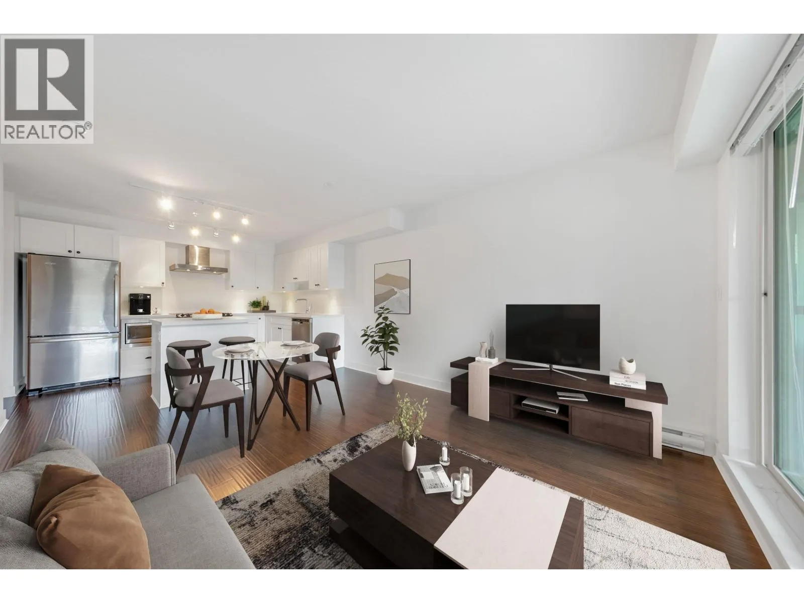 201 500 ROYAL AVENUE