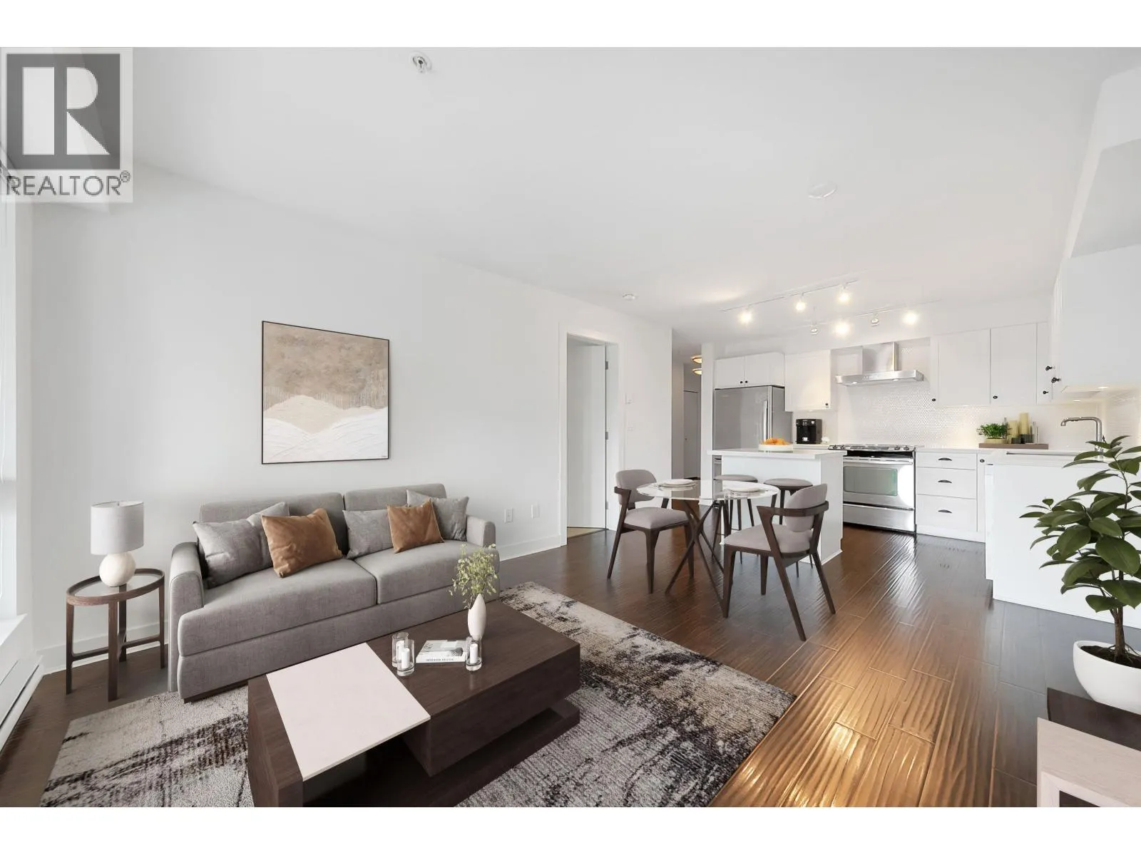 201 500 ROYAL AVENUE