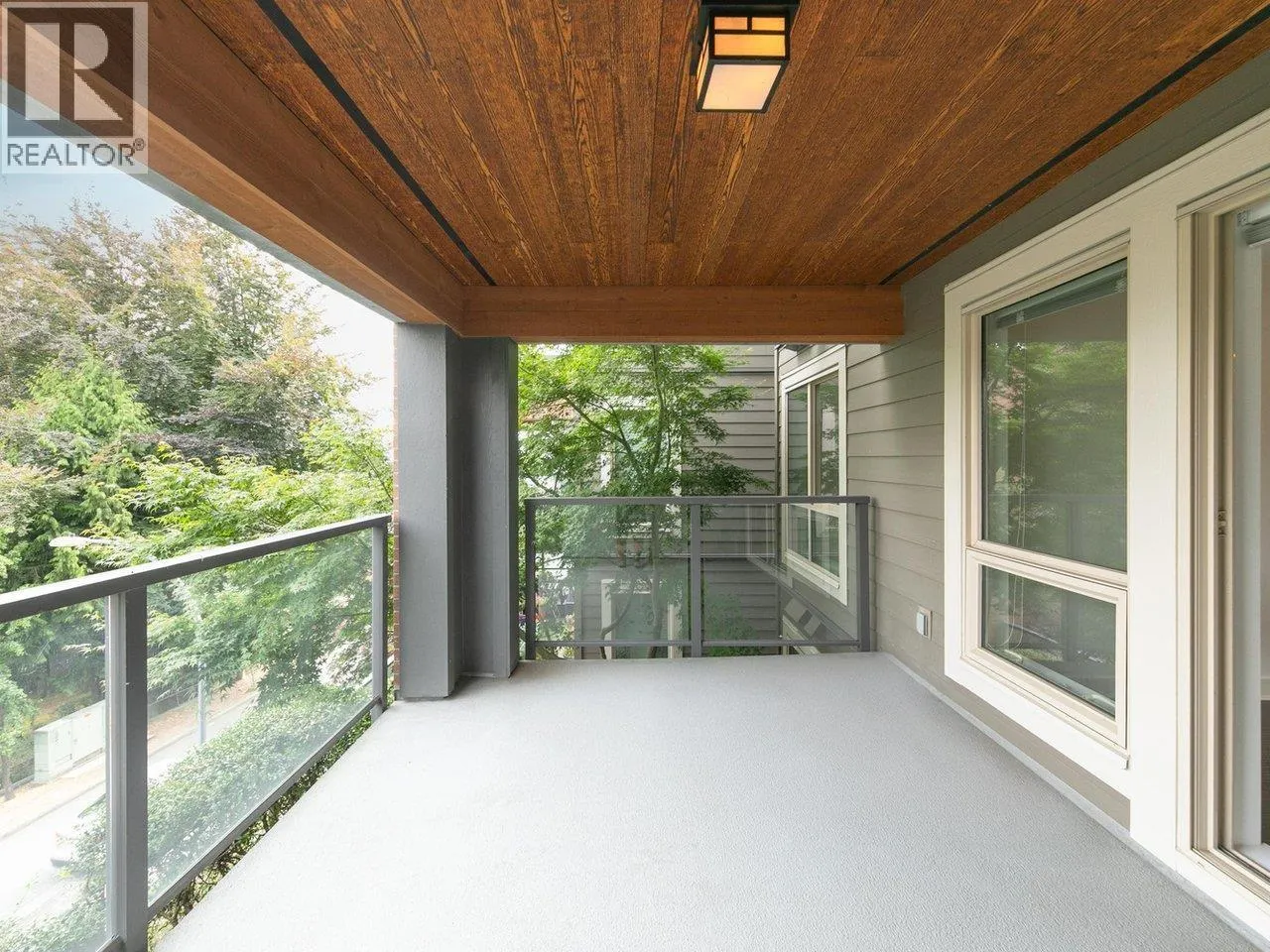 201 500 ROYAL AVENUE
