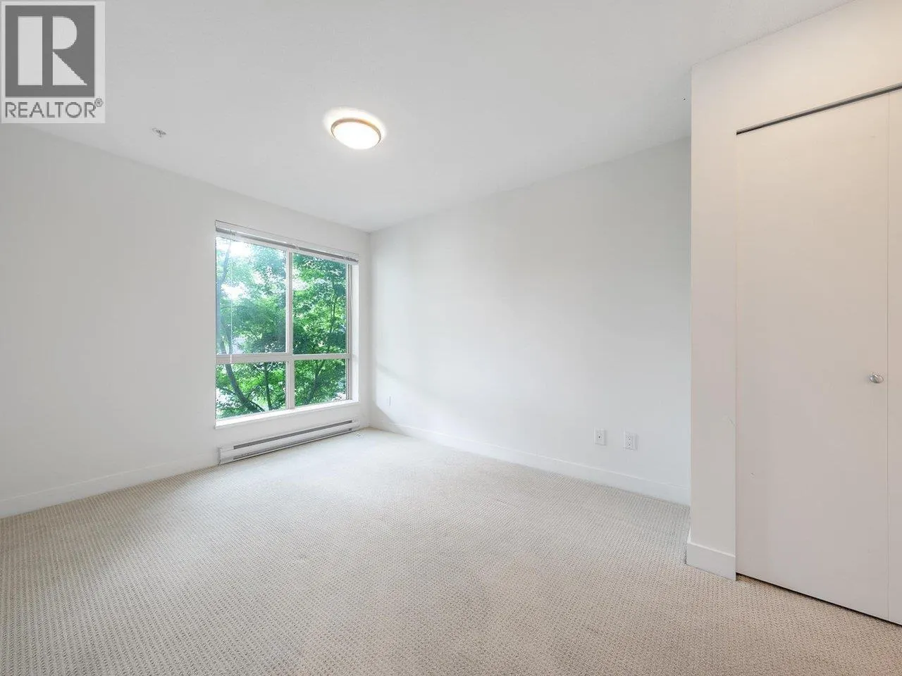 201 500 ROYAL AVENUE