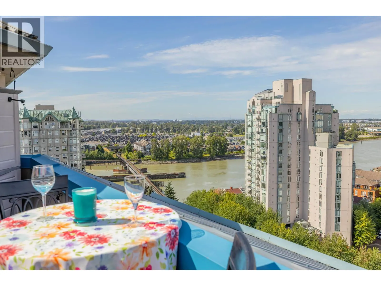 2002 1245 QUAYSIDE DRIVE