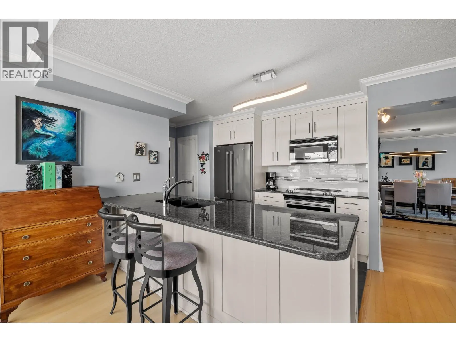 2002 1245 QUAYSIDE DRIVE