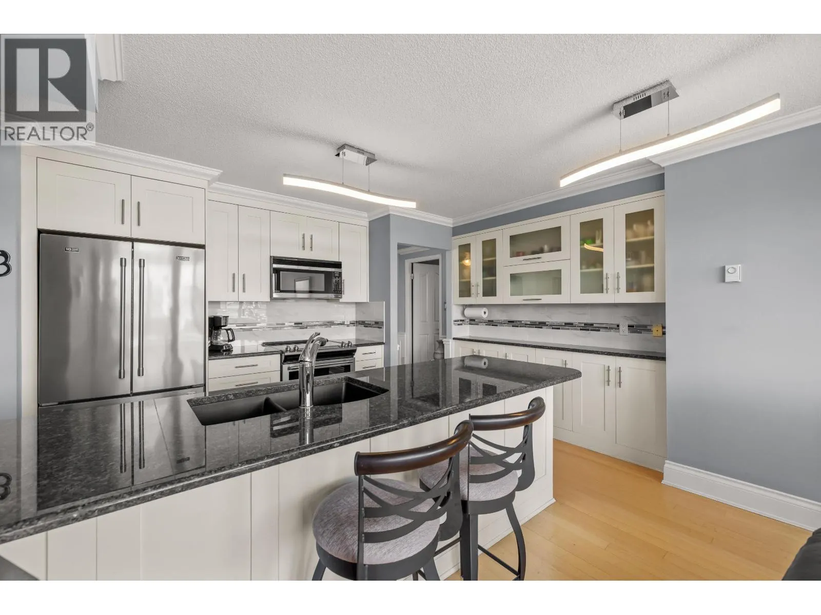 2002 1245 QUAYSIDE DRIVE