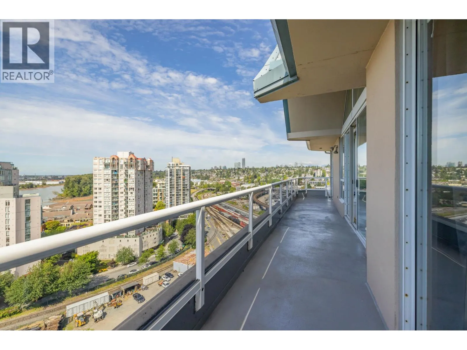 2002 1245 QUAYSIDE DRIVE