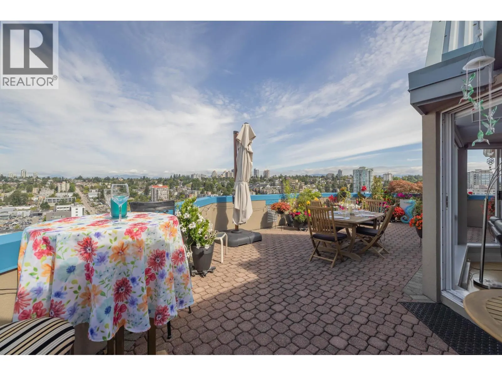 2002 1245 QUAYSIDE DRIVE
