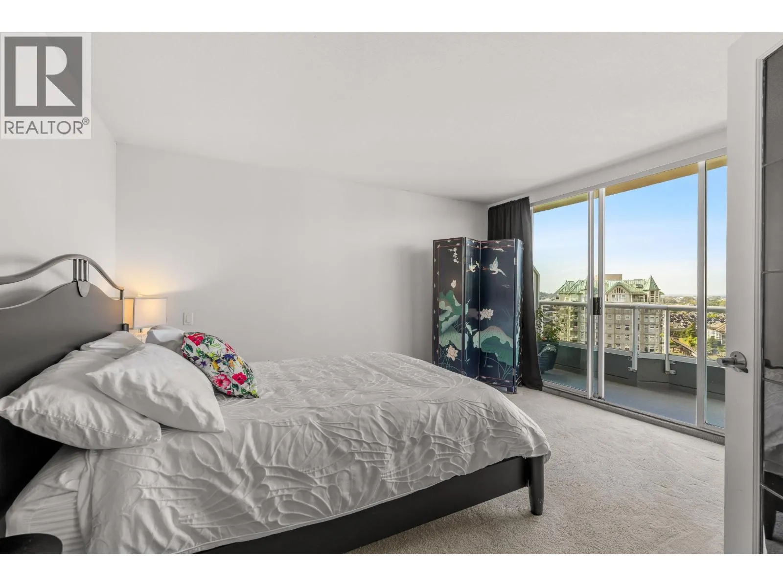 2002 1245 QUAYSIDE DRIVE