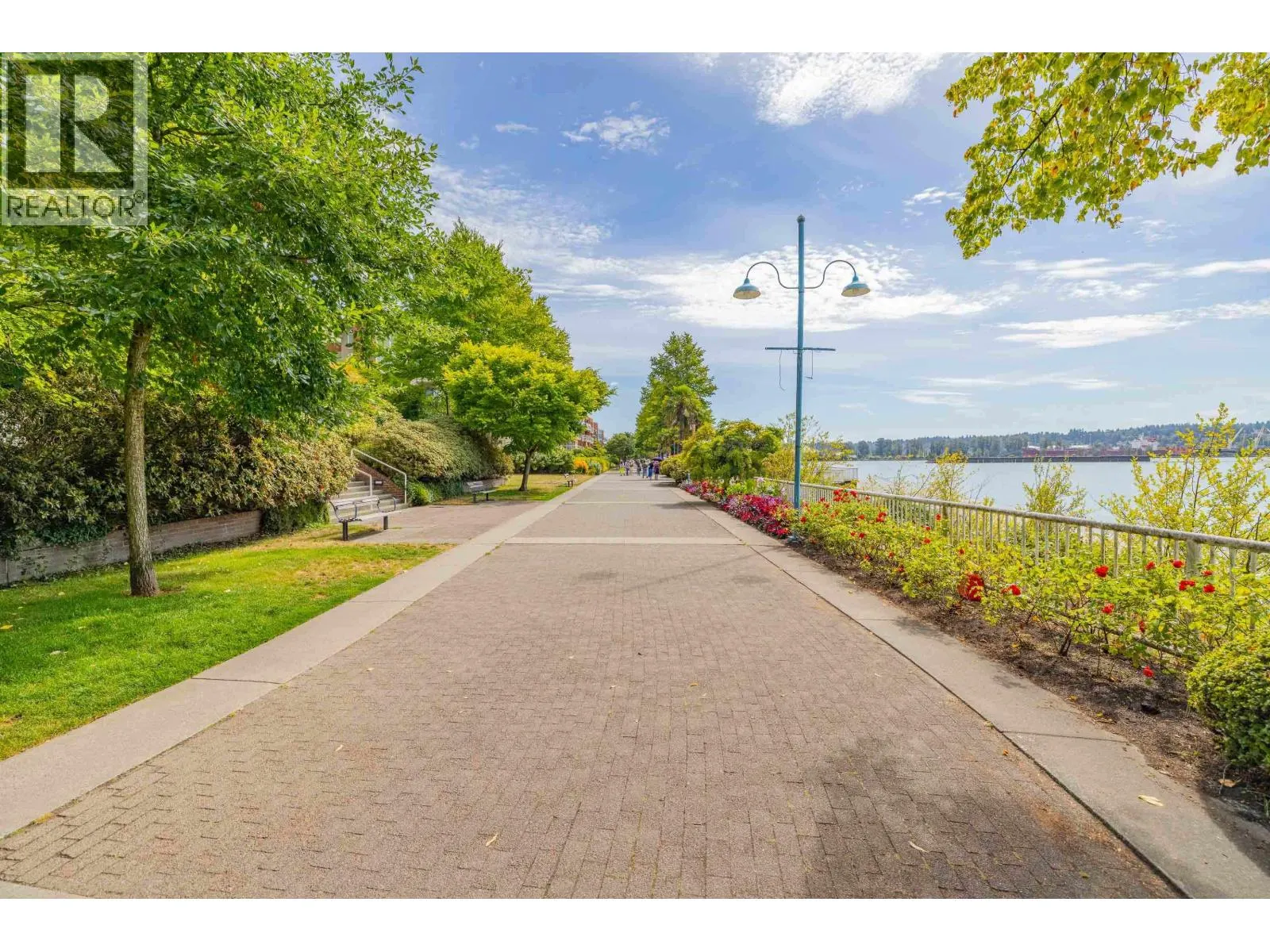 2002 1245 QUAYSIDE DRIVE