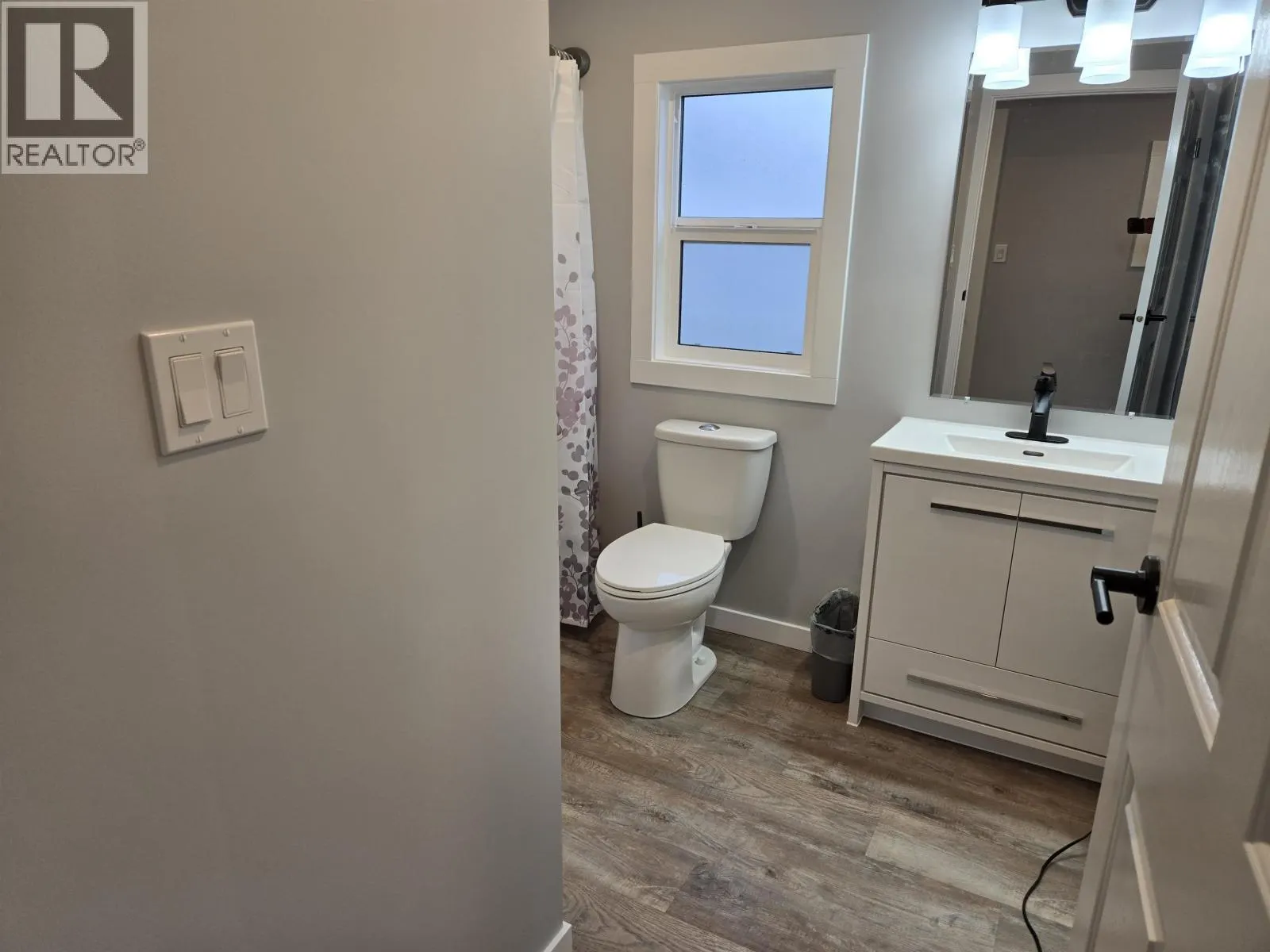 4 654 NORTH FRASER DRIVE