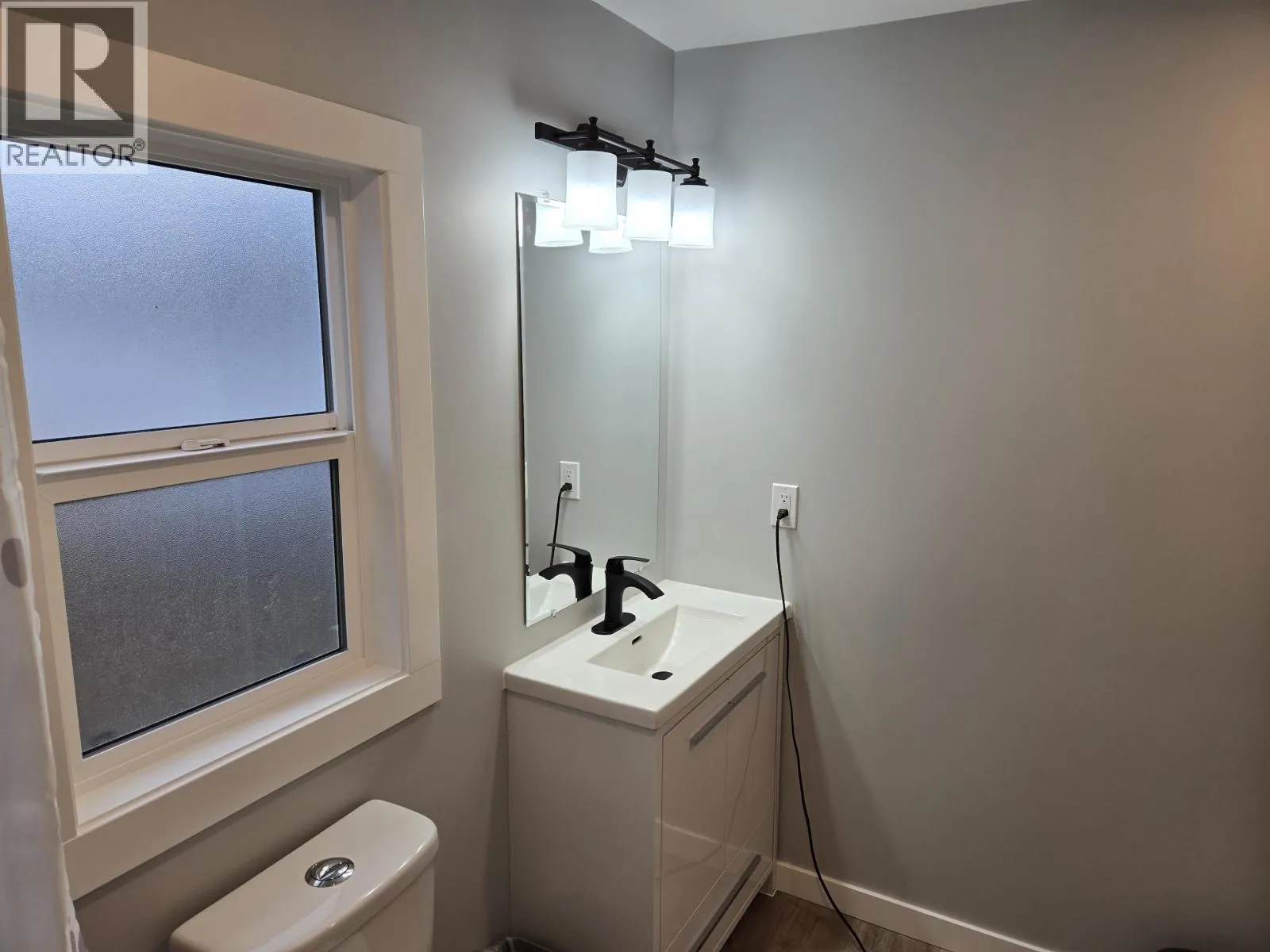 4 654 NORTH FRASER DRIVE