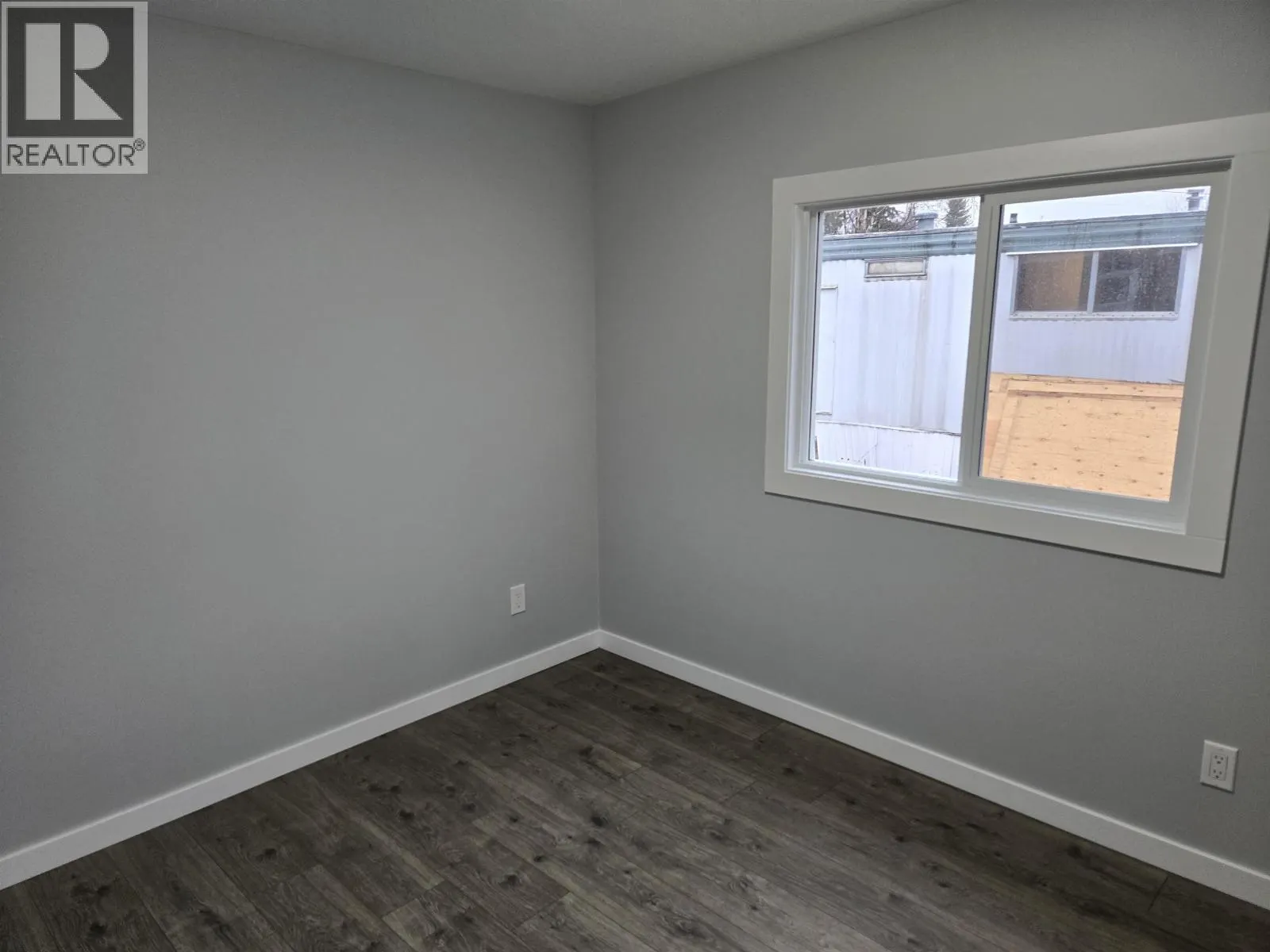 4 654 NORTH FRASER DRIVE