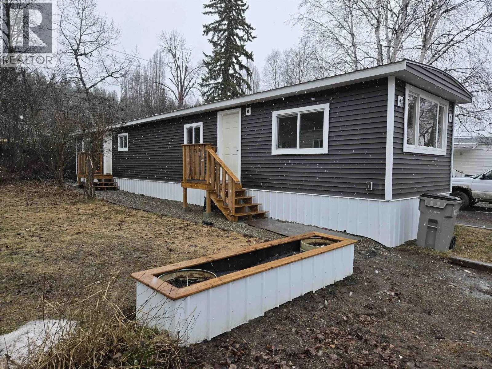 4 654 NORTH FRASER DRIVE