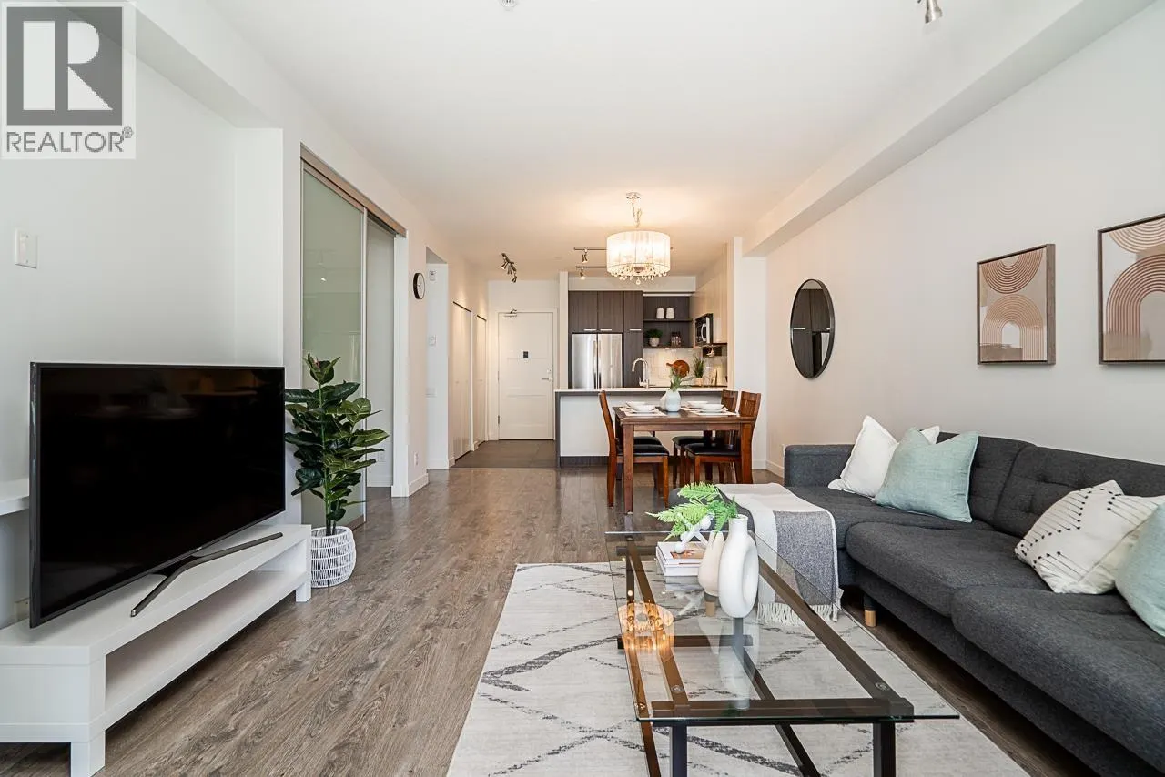 313 553 FOSTER AVENUE