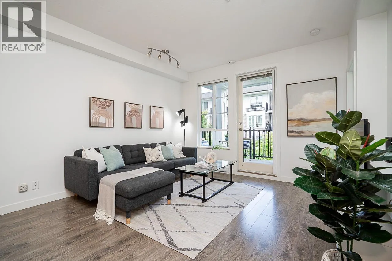 313 553 FOSTER AVENUE