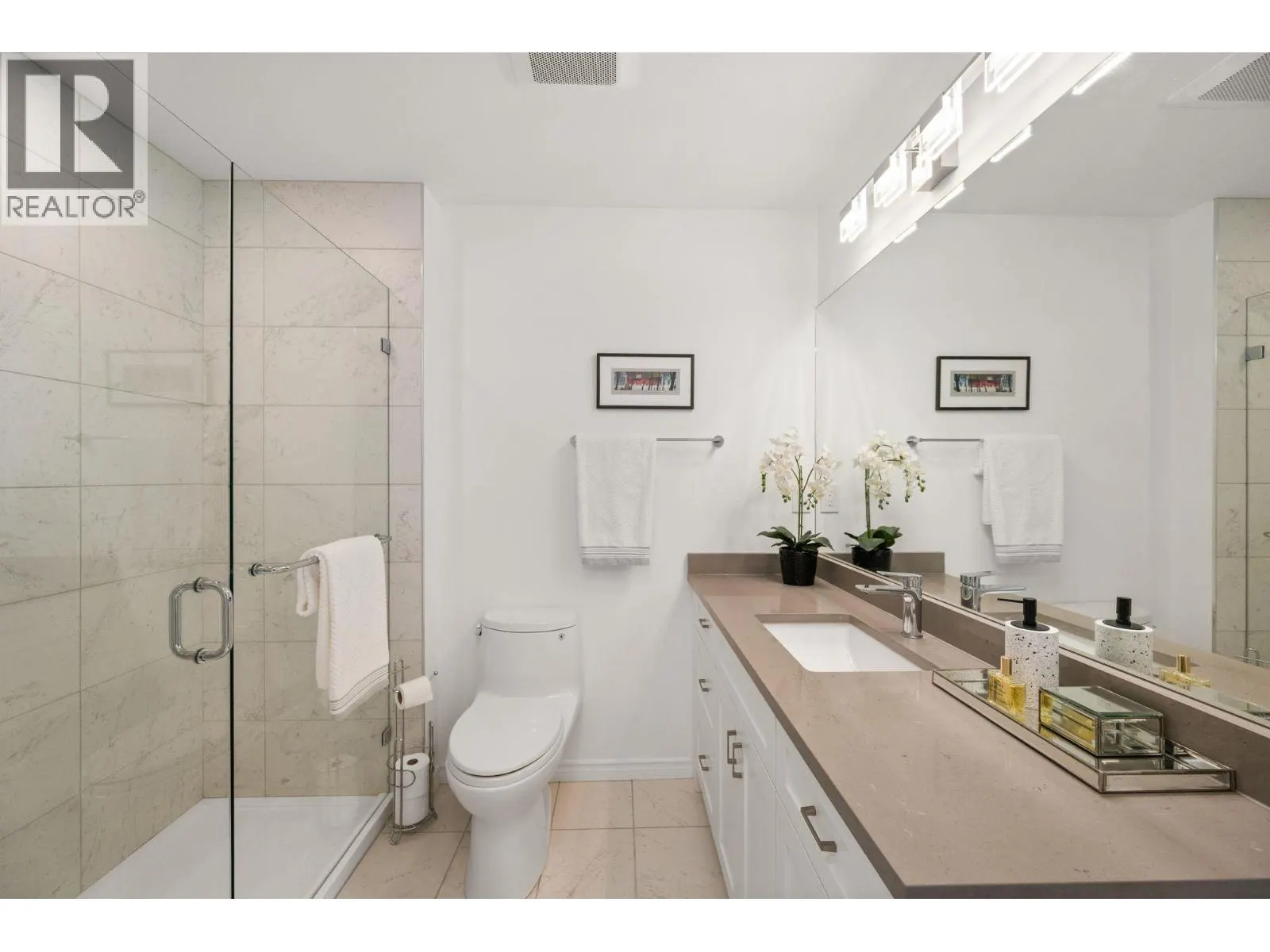 262 E 10TH STREET