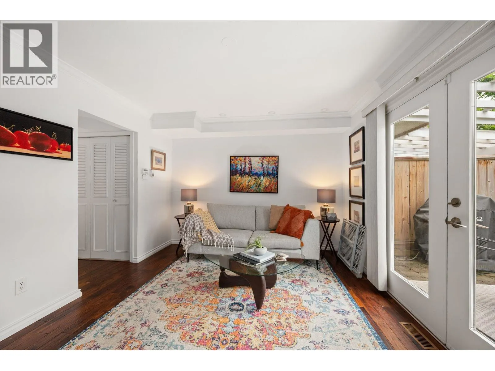 262 E 10TH STREET