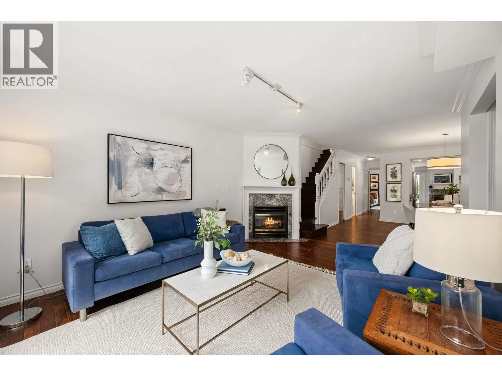 262 E 10TH STREET