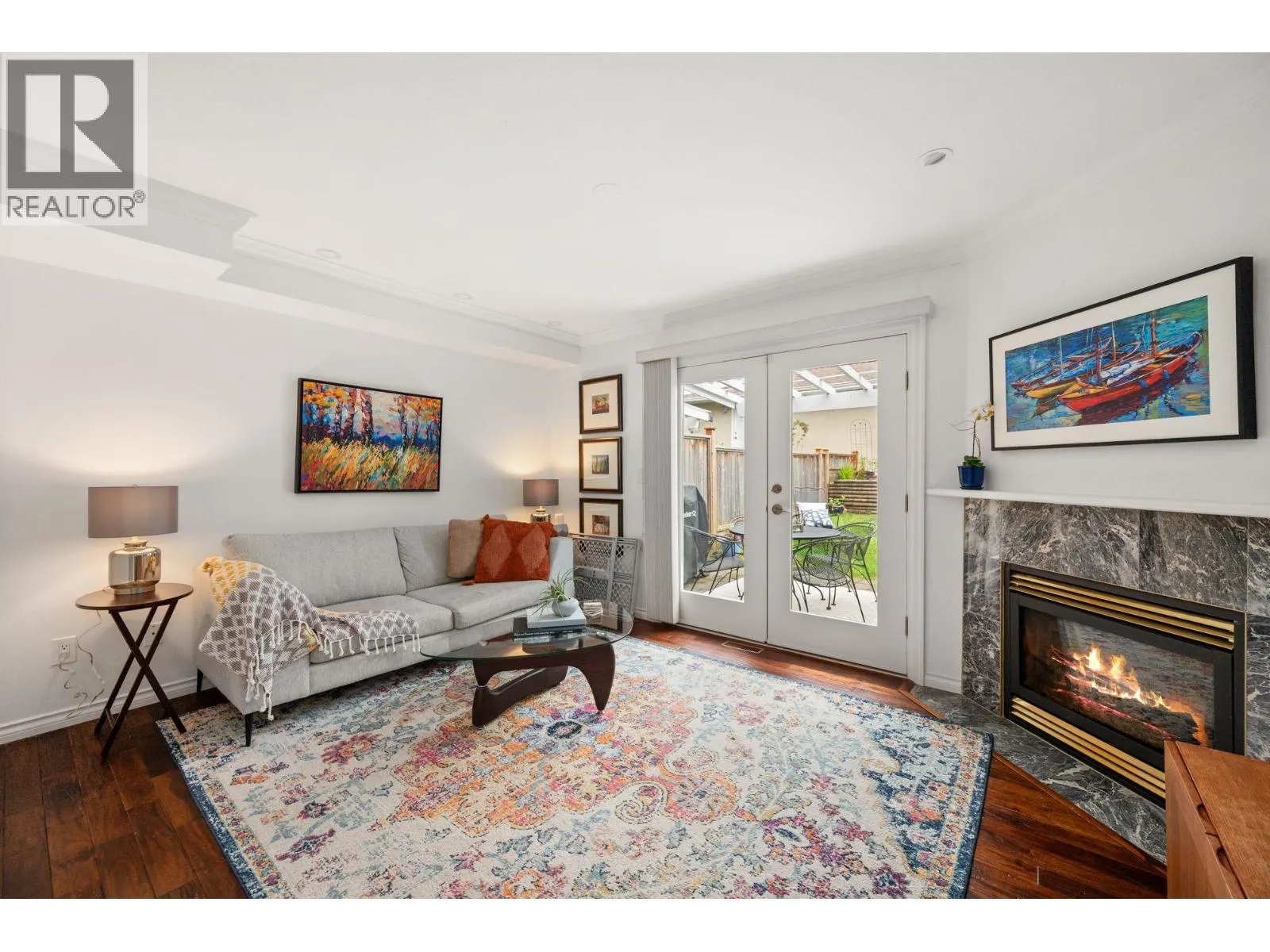 262 E 10TH STREET
