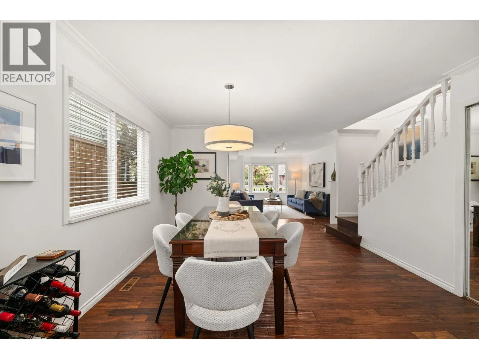 262 E 10TH STREET