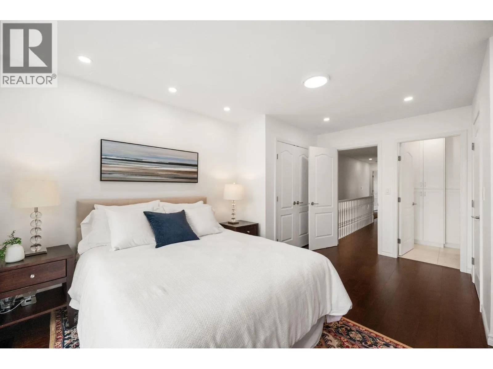 262 E 10TH STREET