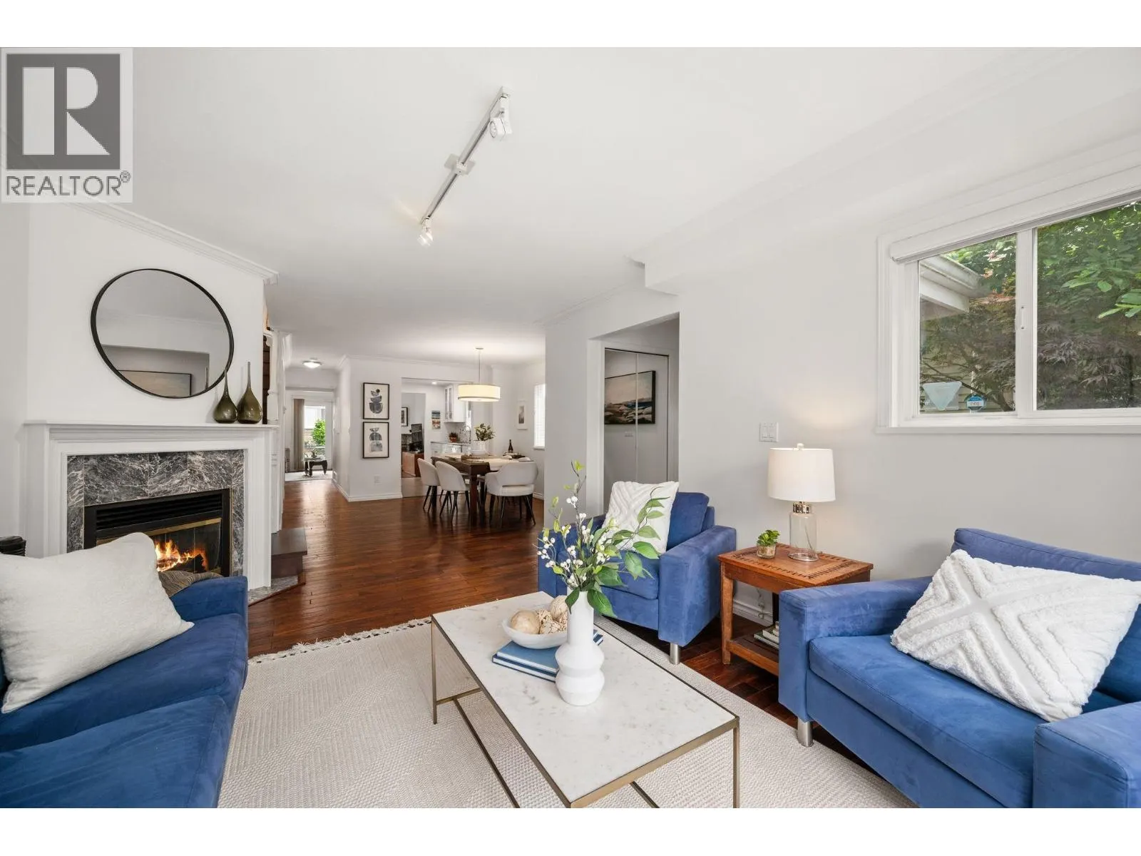 262 E 10TH STREET