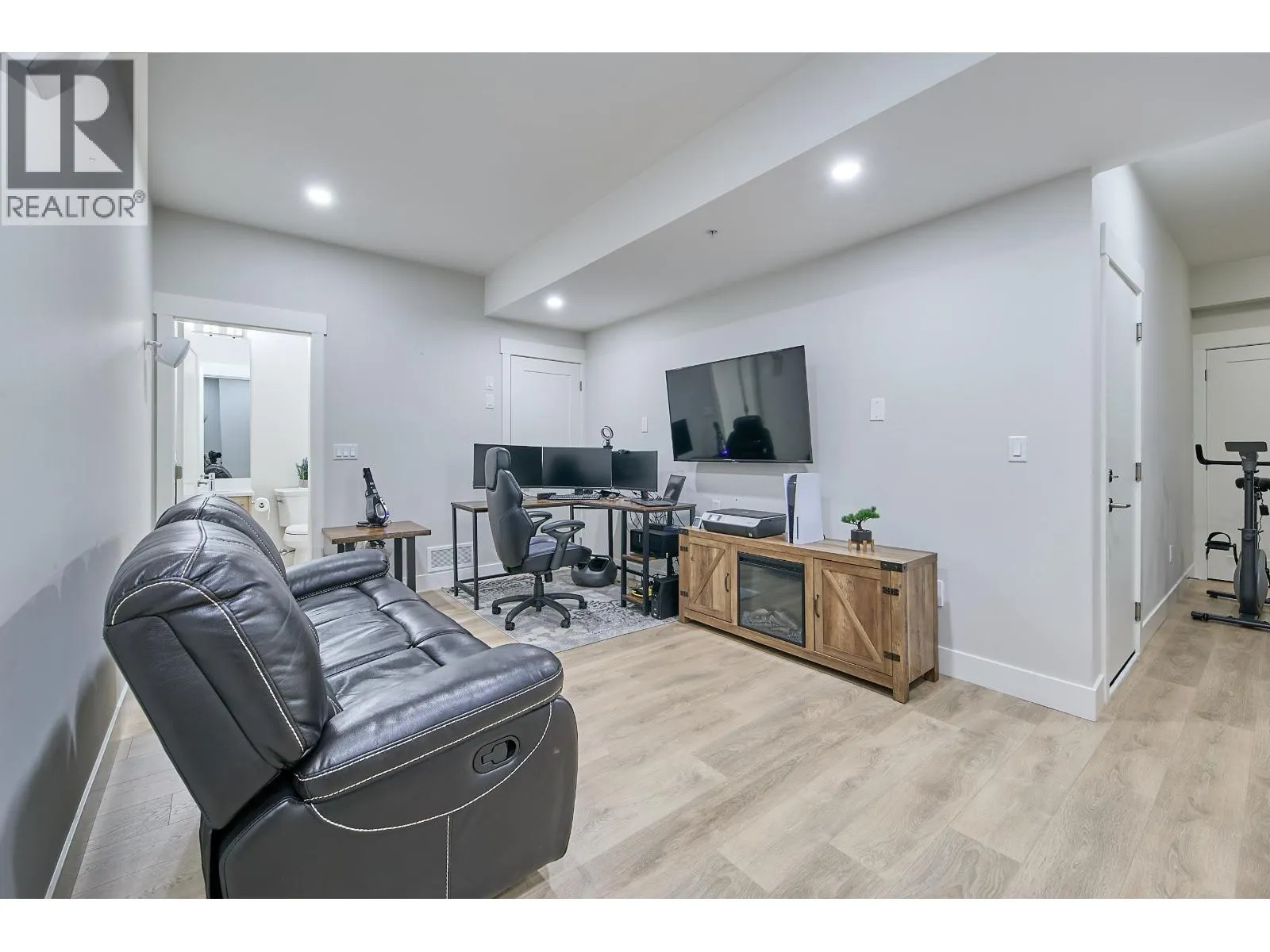 6 23415 CROSS ROAD