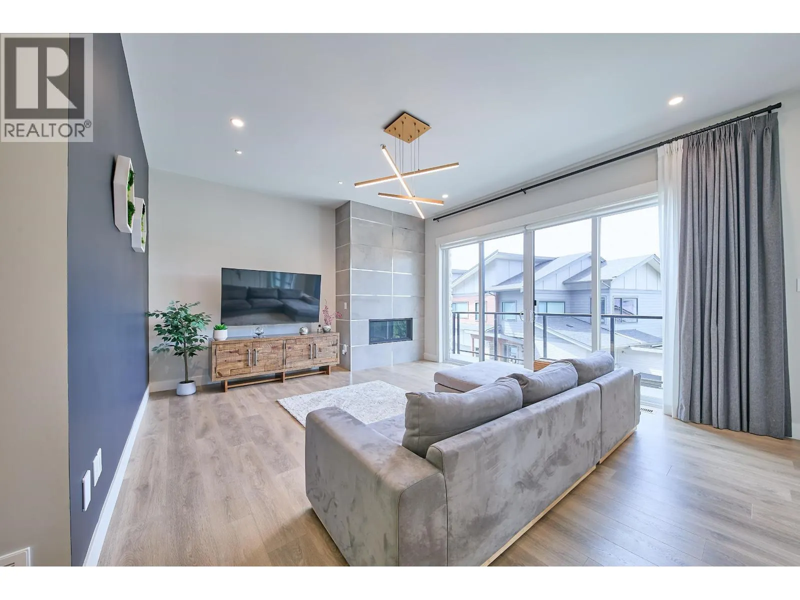 6 23415 CROSS ROAD