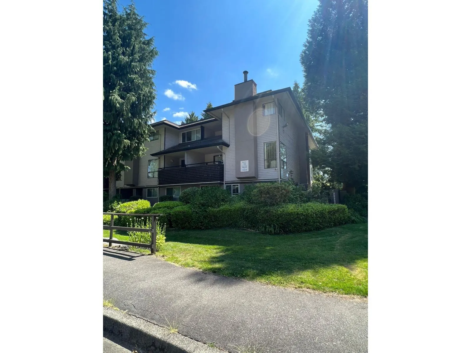 10600 HOLLY PARK LANE