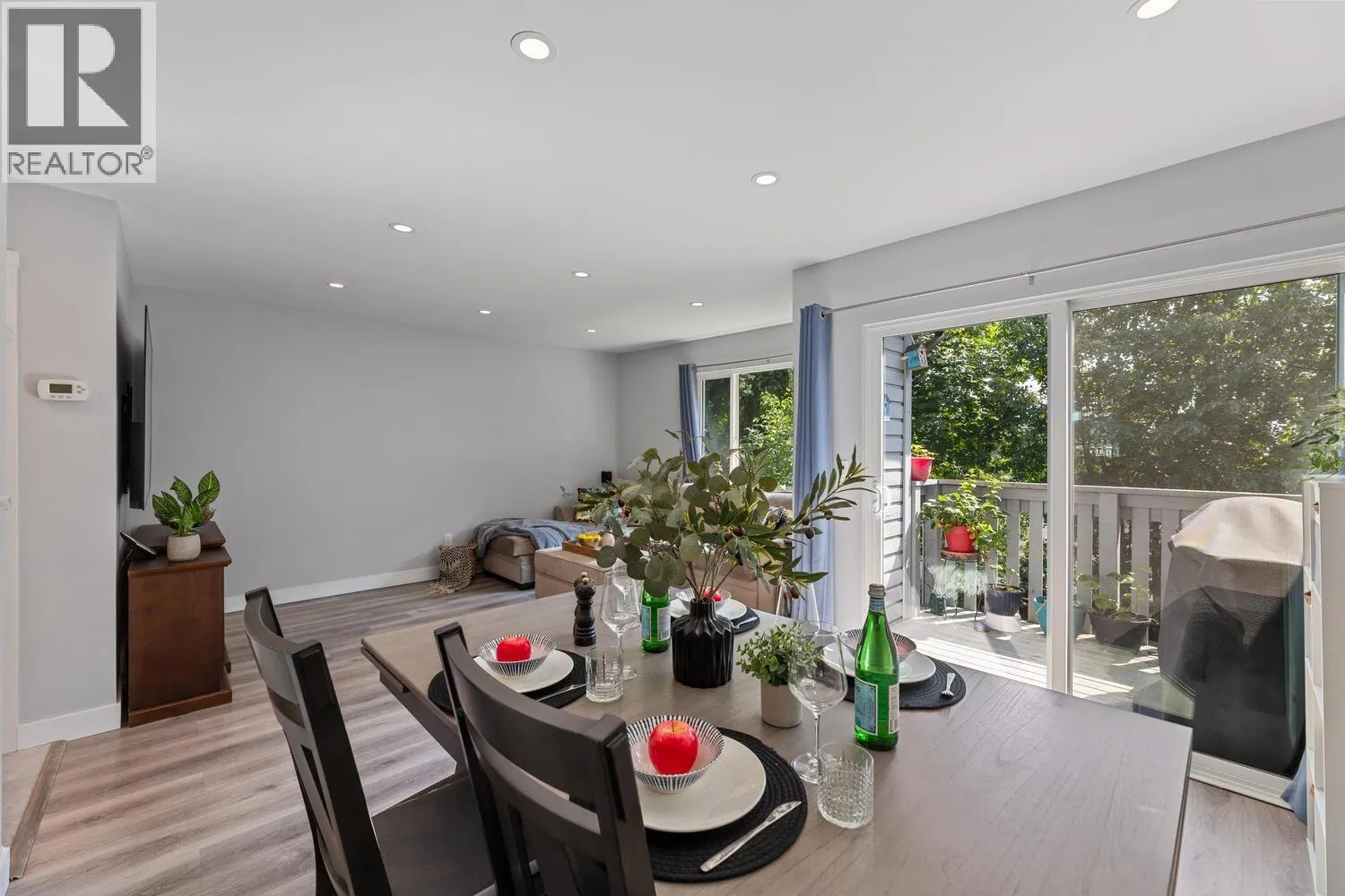 573 CARLSEN PLACE