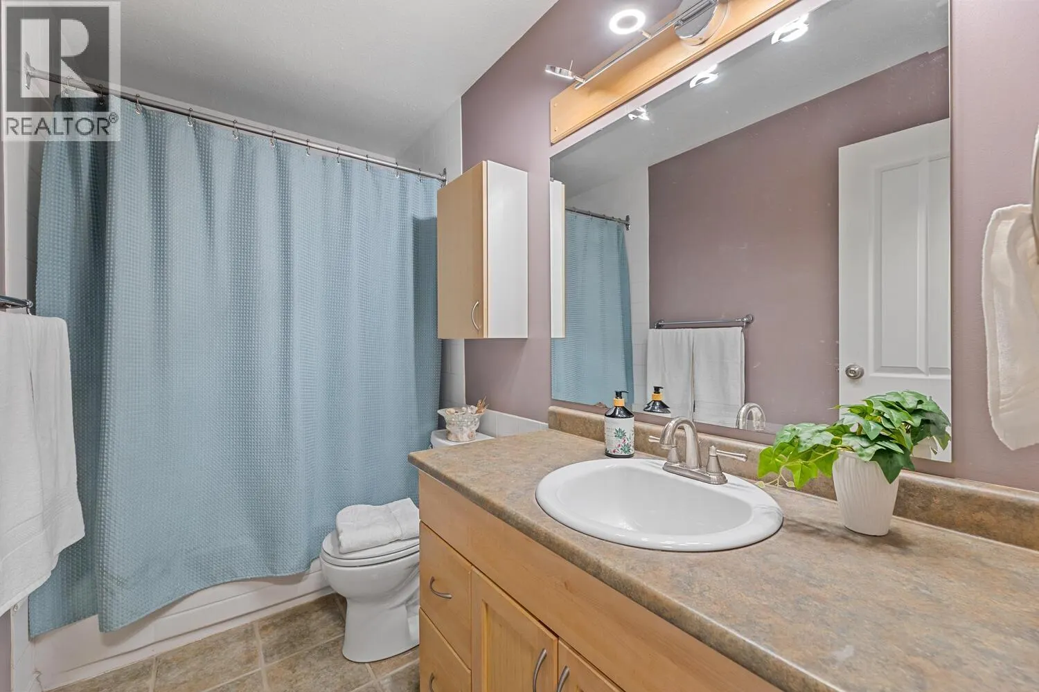 573 CARLSEN PLACE