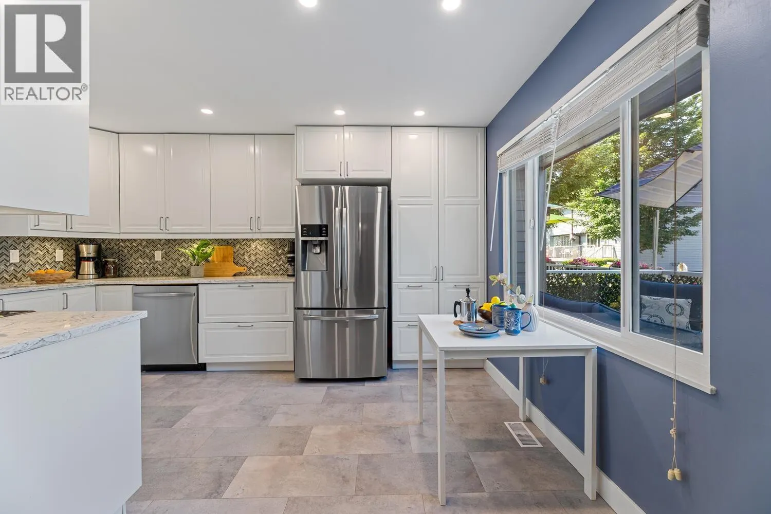 573 CARLSEN PLACE