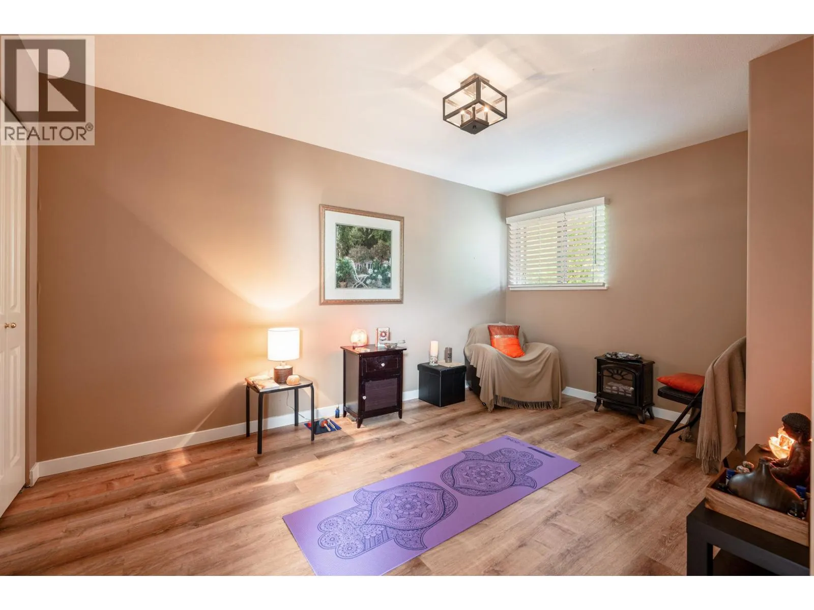 2905 CLIFFROSE CRESCENT