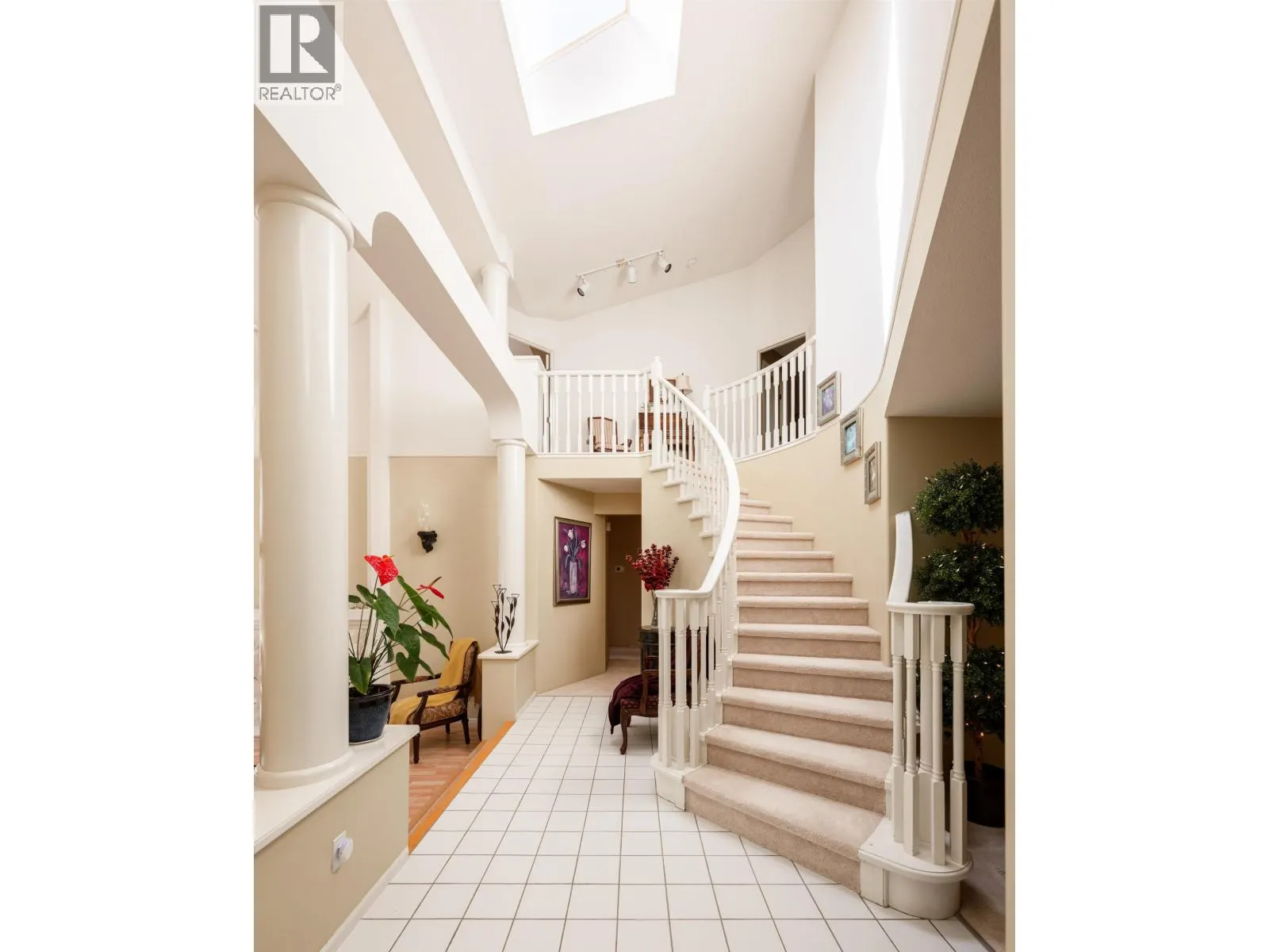 2905 CLIFFROSE CRESCENT
