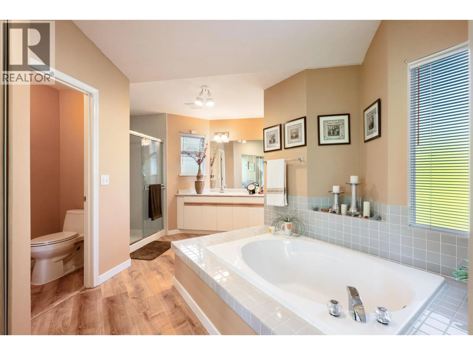 2905 CLIFFROSE CRESCENT