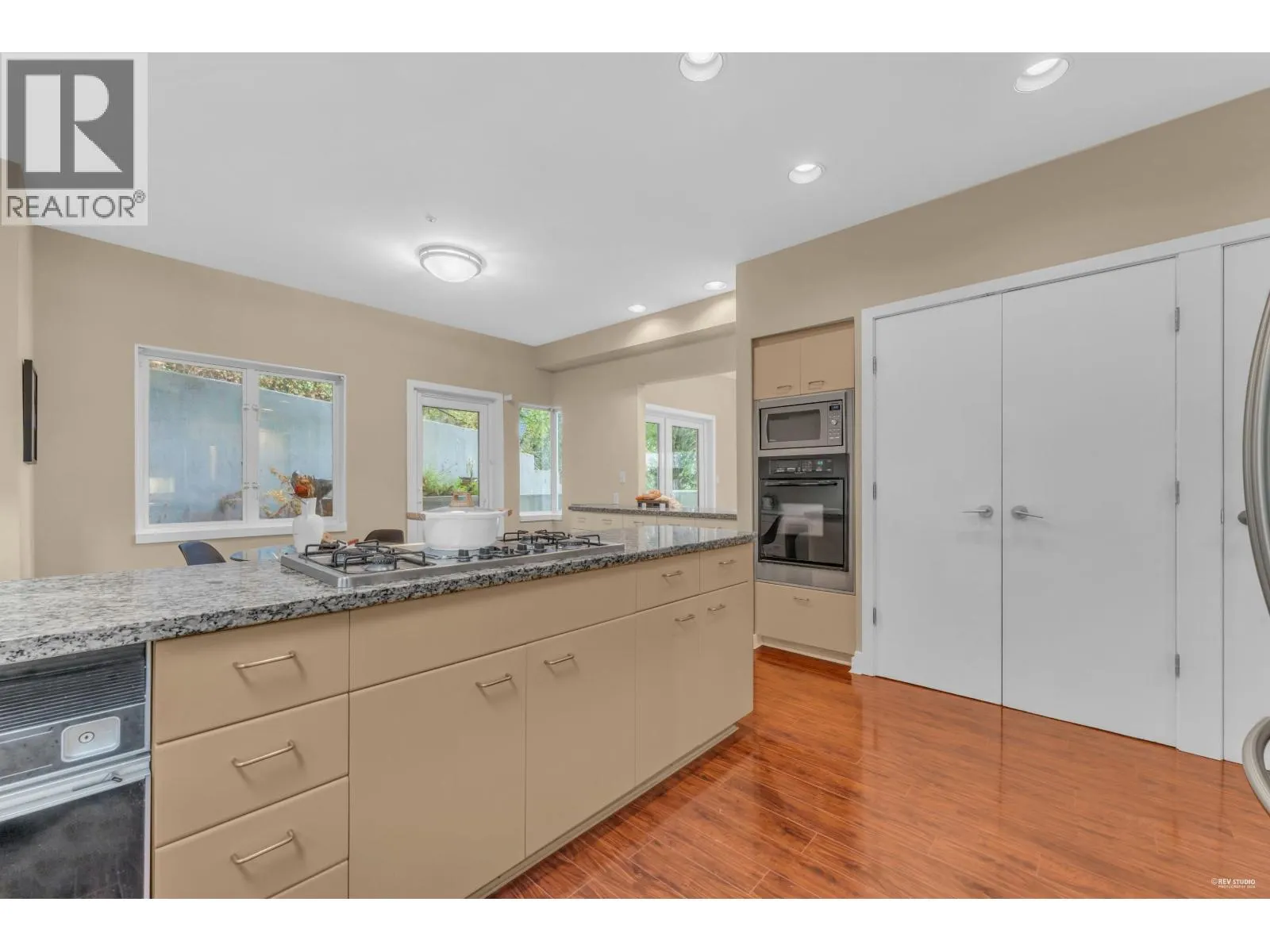 2617 WESTHILL WAY